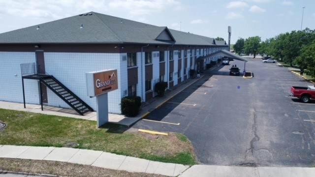 Grand Inn Fargo Extérieur photo